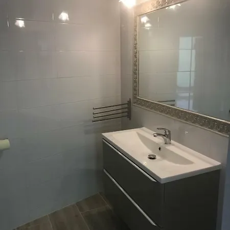 Apartament פוביירובו