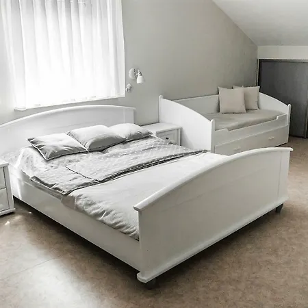 Apartament פוביירובו